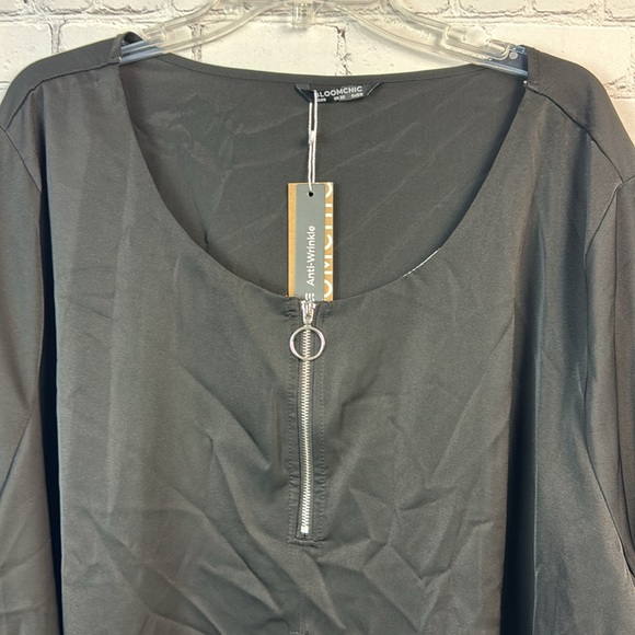 5X 6X BloomChic Black/White Contrast Zip Up Flutter Sleeve Handkerchief Hem Top - Picture 5 of 7